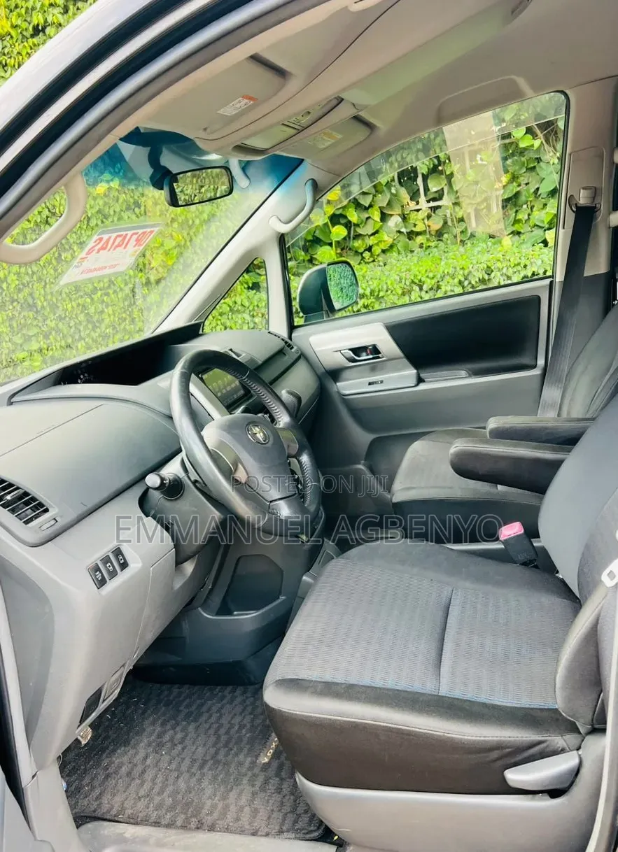 Toyota Voxy 2012 Black