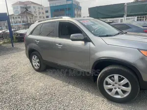 Kia Sorento LX 2012 Silver