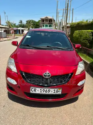 Toyota Yaris Base Hatchback 5dr 2010 Red