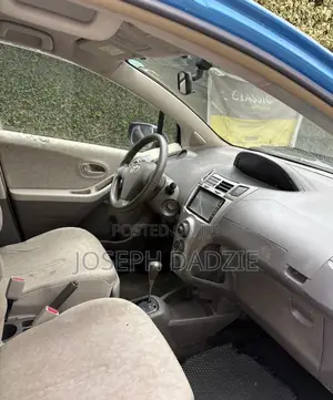 Toyota Vitz 1.3 FWD 5dr 2010 Blue