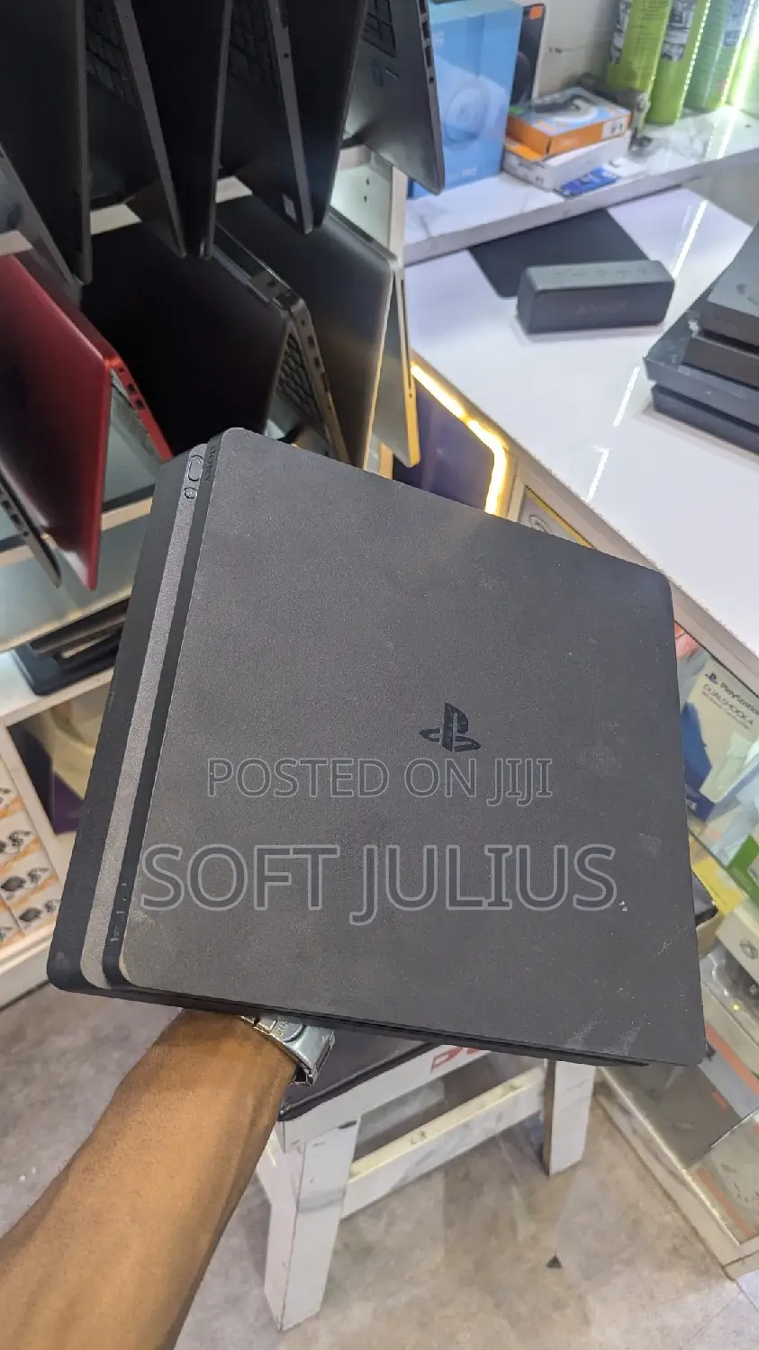 Playstation Fr Slim With Fc26 and 7 More Games With 2 Controllers.