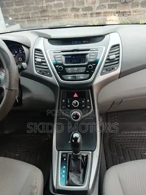 Hyundai Elantra Limited 4dr Sedan (1.8L 4cyl 6A) 2014 White