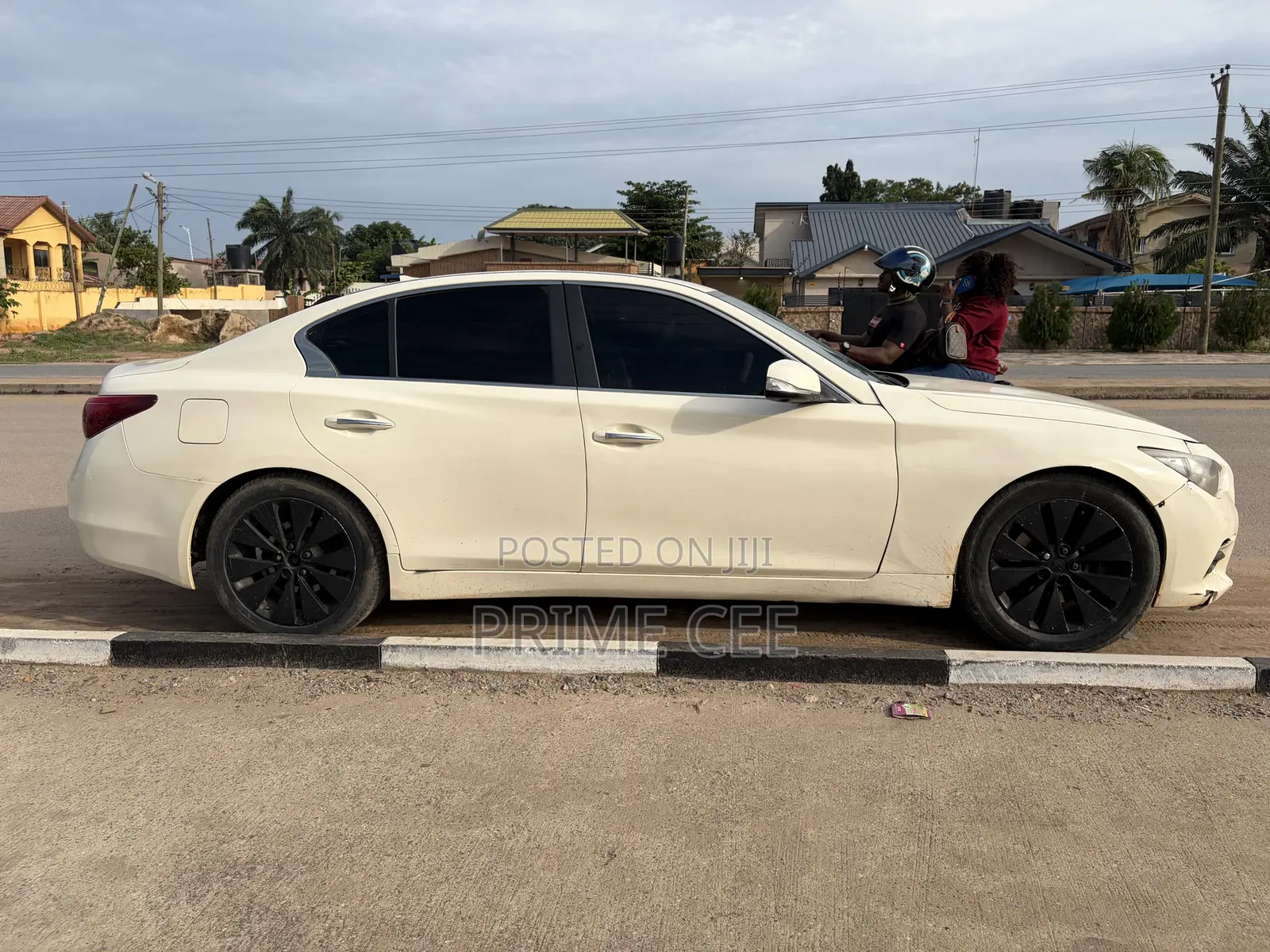 Infiniti Q50 2015 Off white