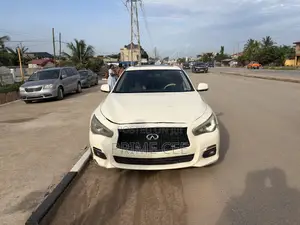 Infiniti Q50 2015 Off white