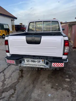 Nissan Hardbody 2019 White