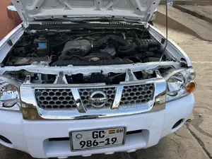 Nissan Hardbody 2019 White