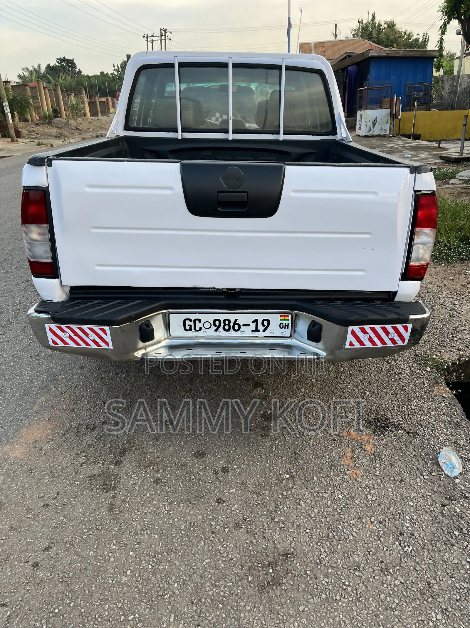 Nissan Hardbody 2019 White