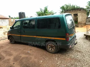 Toyota HiAce 2008 Green