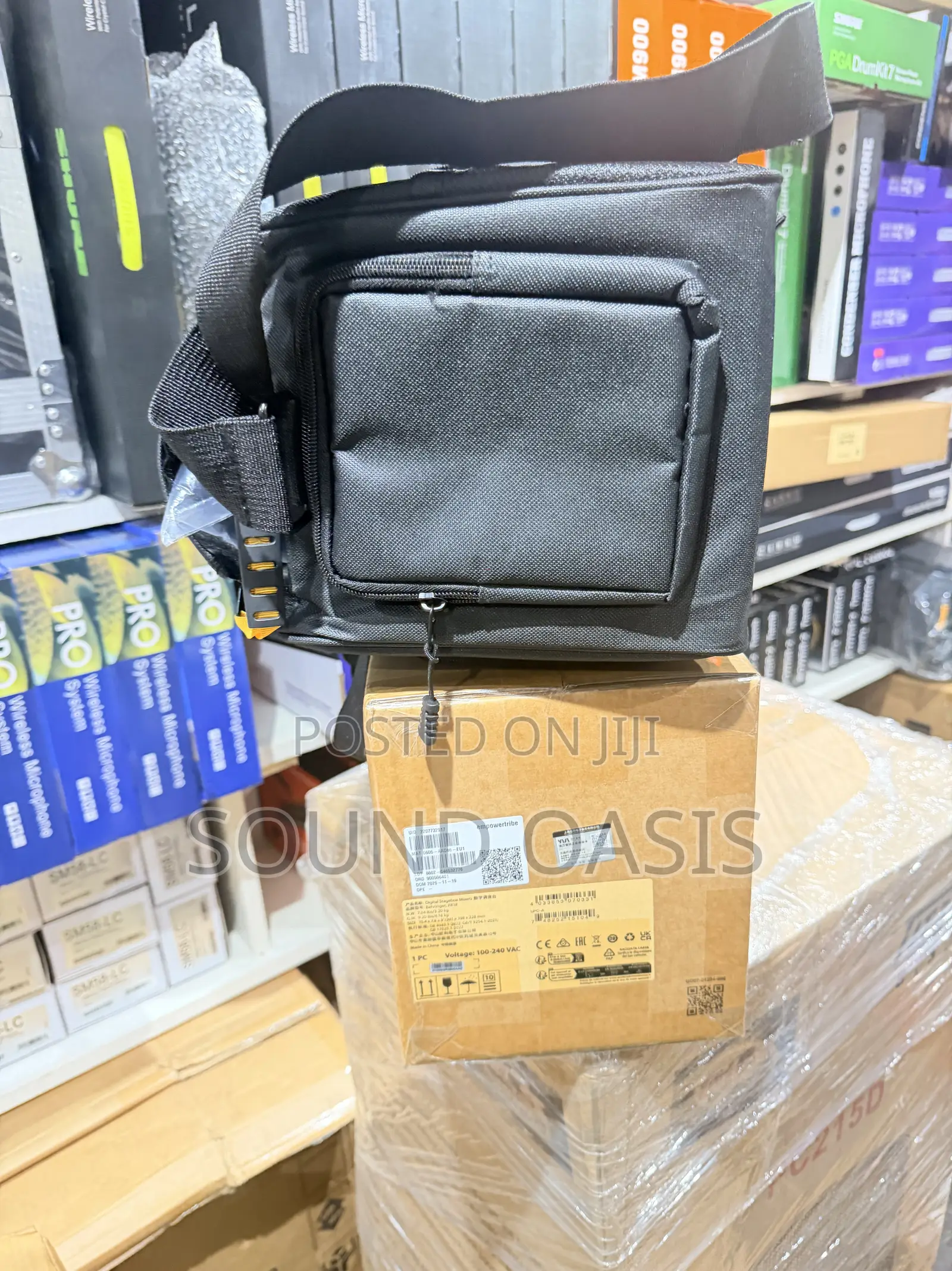 Behringer X Air Xr18 Digital Mixer Plus Bag