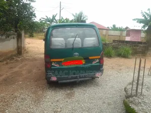 Toyota HiAce 2008 Green