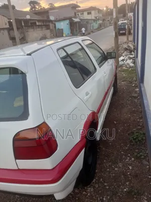 Volkswagen Golf 2000 White