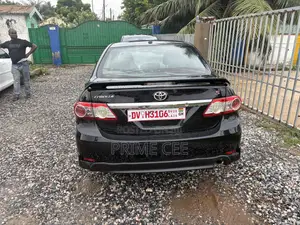 Toyota Corolla 2013 Black
