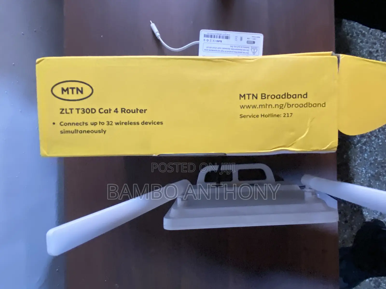 Universal Broadband 4g Wifi Router + Backup Battery White