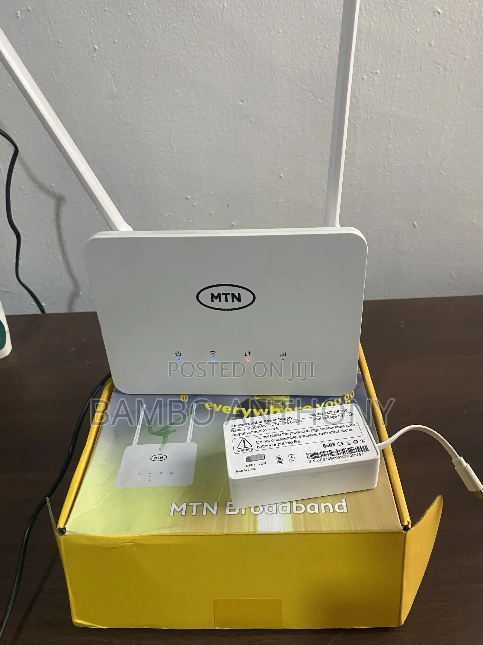 Universal Broadband 4g Wifi Router + Backup Battery White