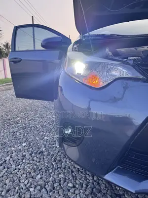 Toyota Corolla LE 4dr Sedan (1.8L 4cyl CVT) 2015 Gray