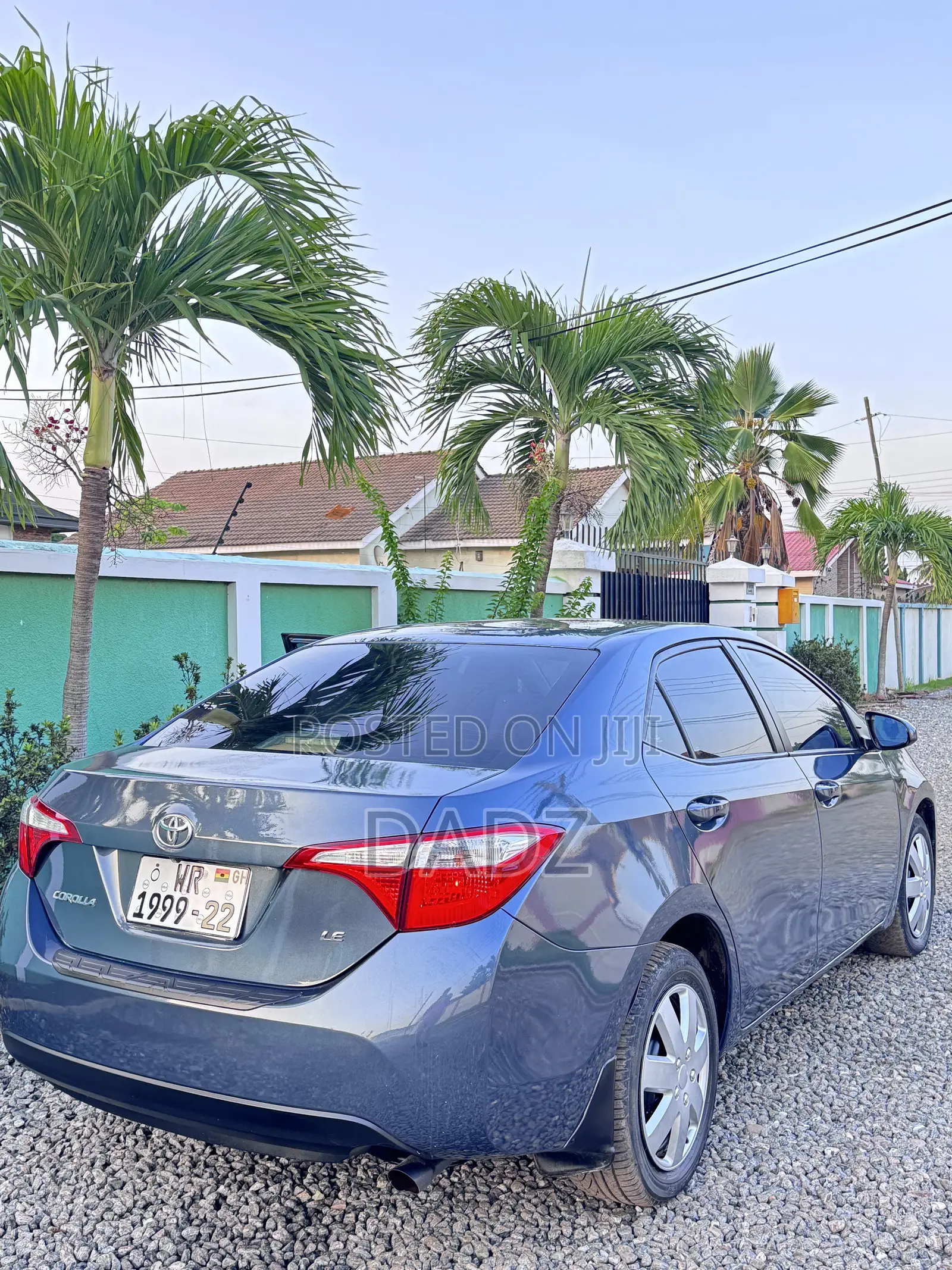 Toyota Corolla LE 4dr Sedan (1.8L 4cyl CVT) 2015 Gray