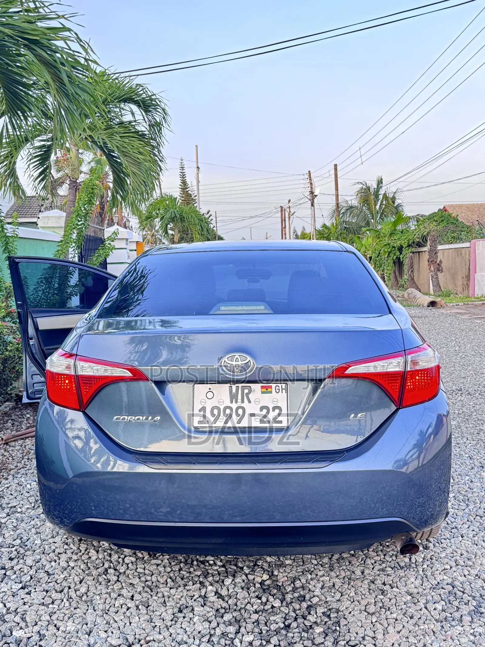 Toyota Corolla LE 4dr Sedan (1.8L 4cyl CVT) 2015 Gray