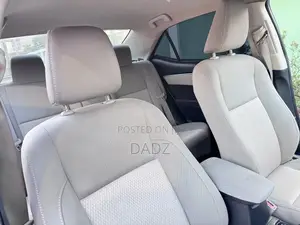 Toyota Corolla LE 4dr Sedan (1.8L 4cyl CVT) 2015 Gray