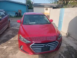 Hyundai Elantra Limited Sedan FWD (2.0L 4cyl 6A) 2017