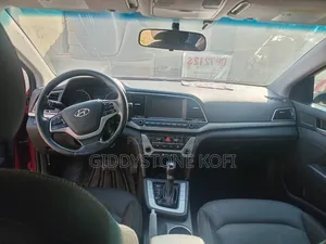 Hyundai Elantra Limited Sedan FWD (2.0L 4cyl 6A) 2017