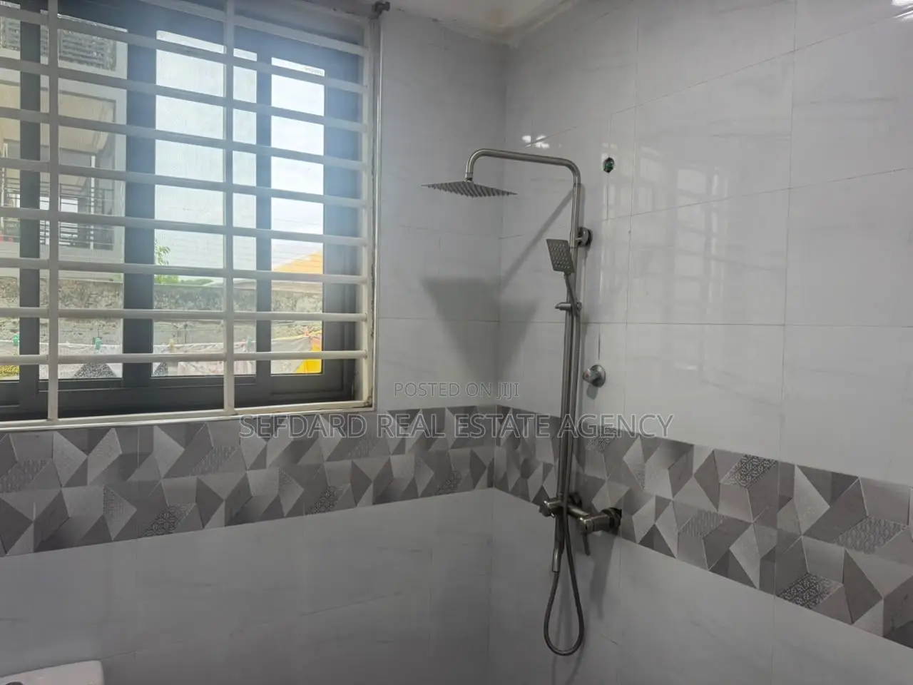 3bdrm Apartment in Sefdard Properties, North Kaneshie for rent