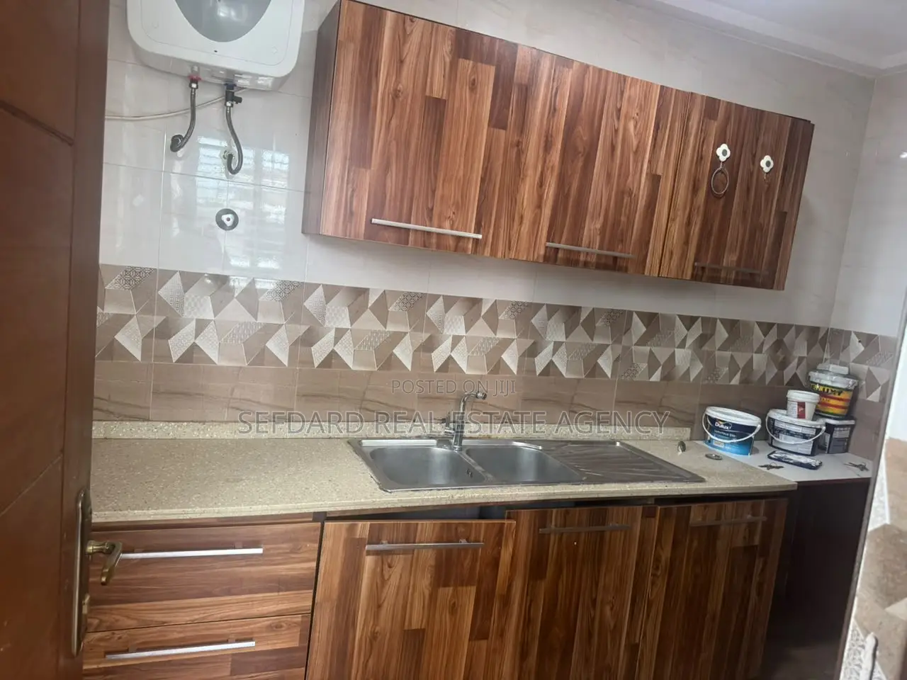 3bdrm Apartment in Sefdard Properties, North Kaneshie for rent