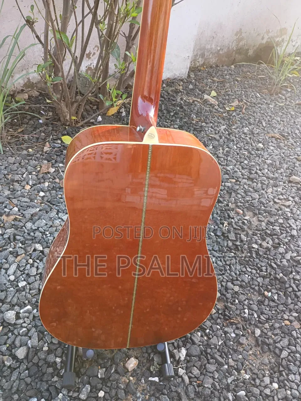 Obong Acoustic Guitars Est.1975