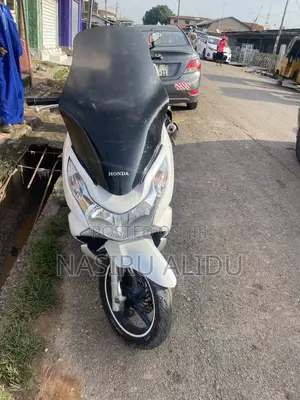 Honda 2022 White