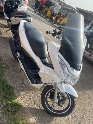 Honda 2022 White