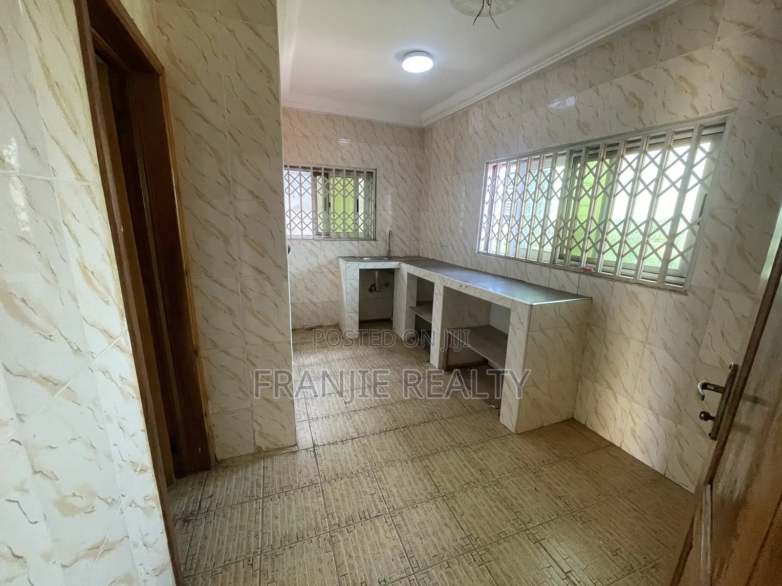 1bdrm Apartment in Franjie Realty, West Hills Mall Area for rent
