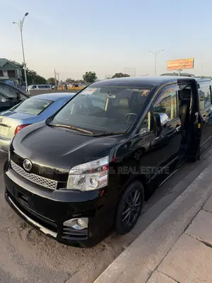 Toyota Voxy 2013 Black