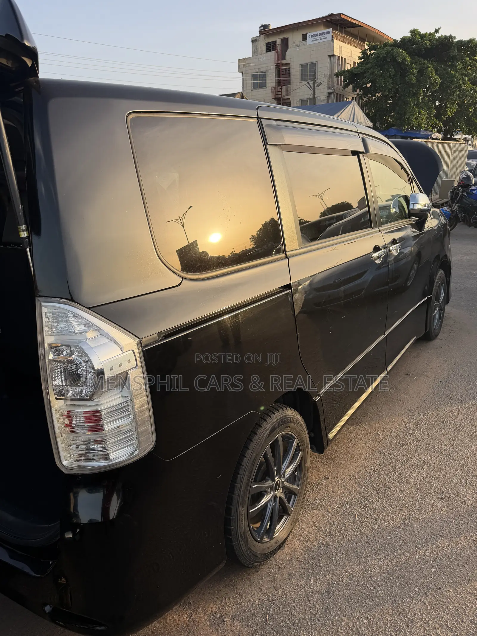 Toyota Voxy 2013 Black