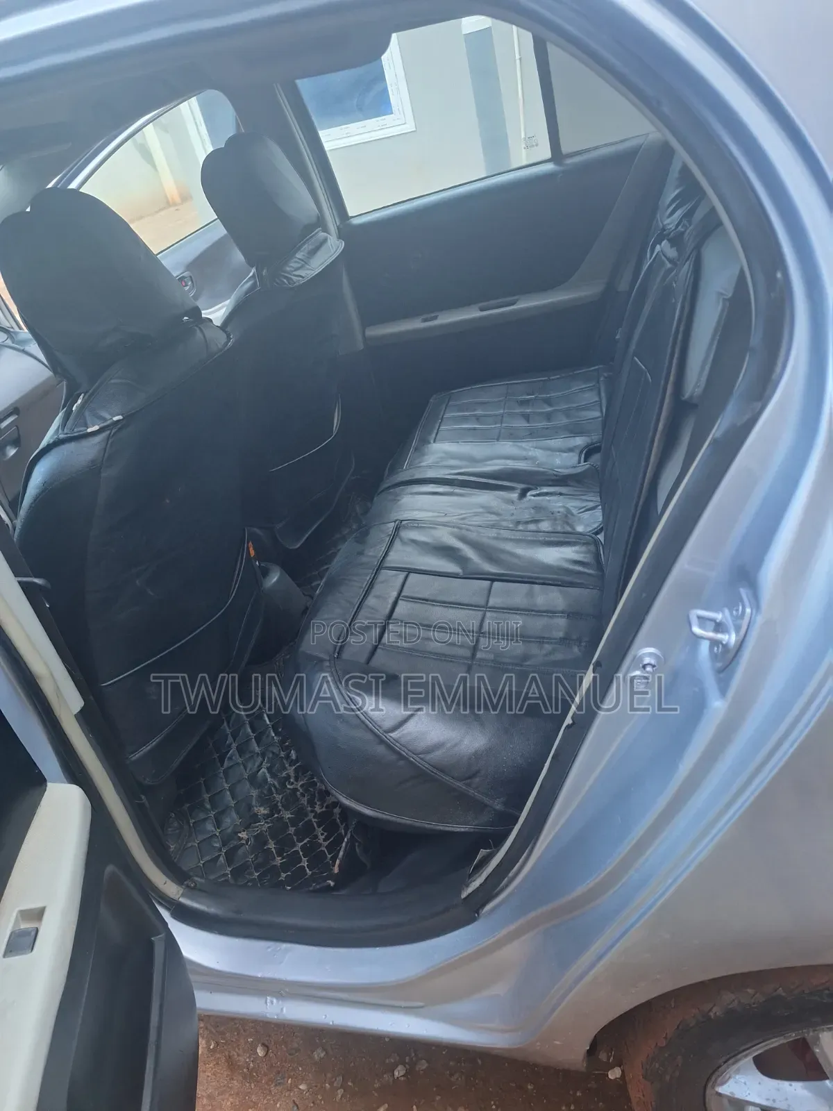 Toyota Vitz 1.3 AWD 5dr 2010 Gray