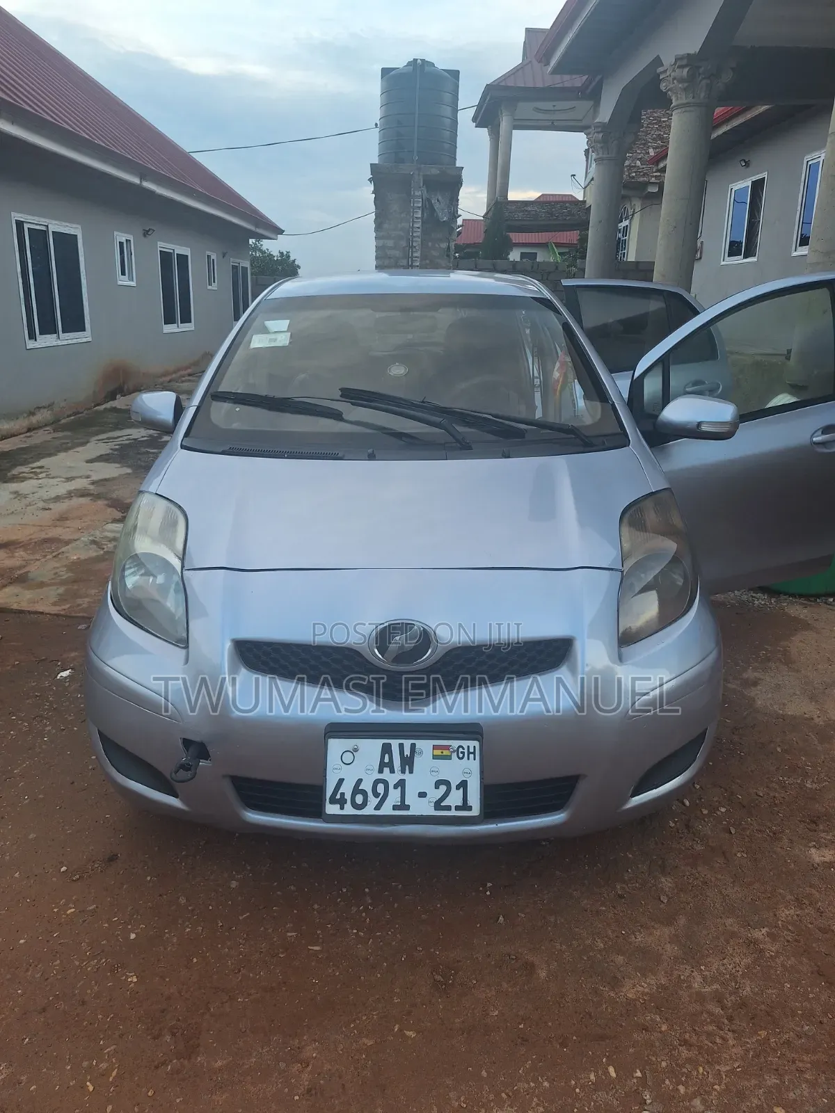 Toyota Vitz 1.3 AWD 5dr 2010 Gray