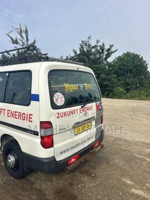 Toyota HiAce 2010 White
