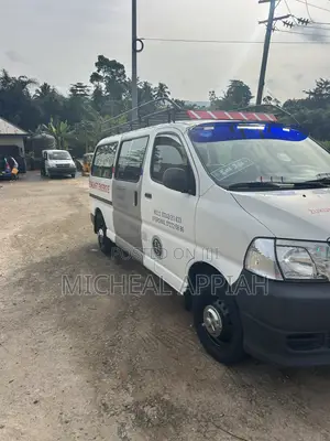Toyota HiAce 2010 White