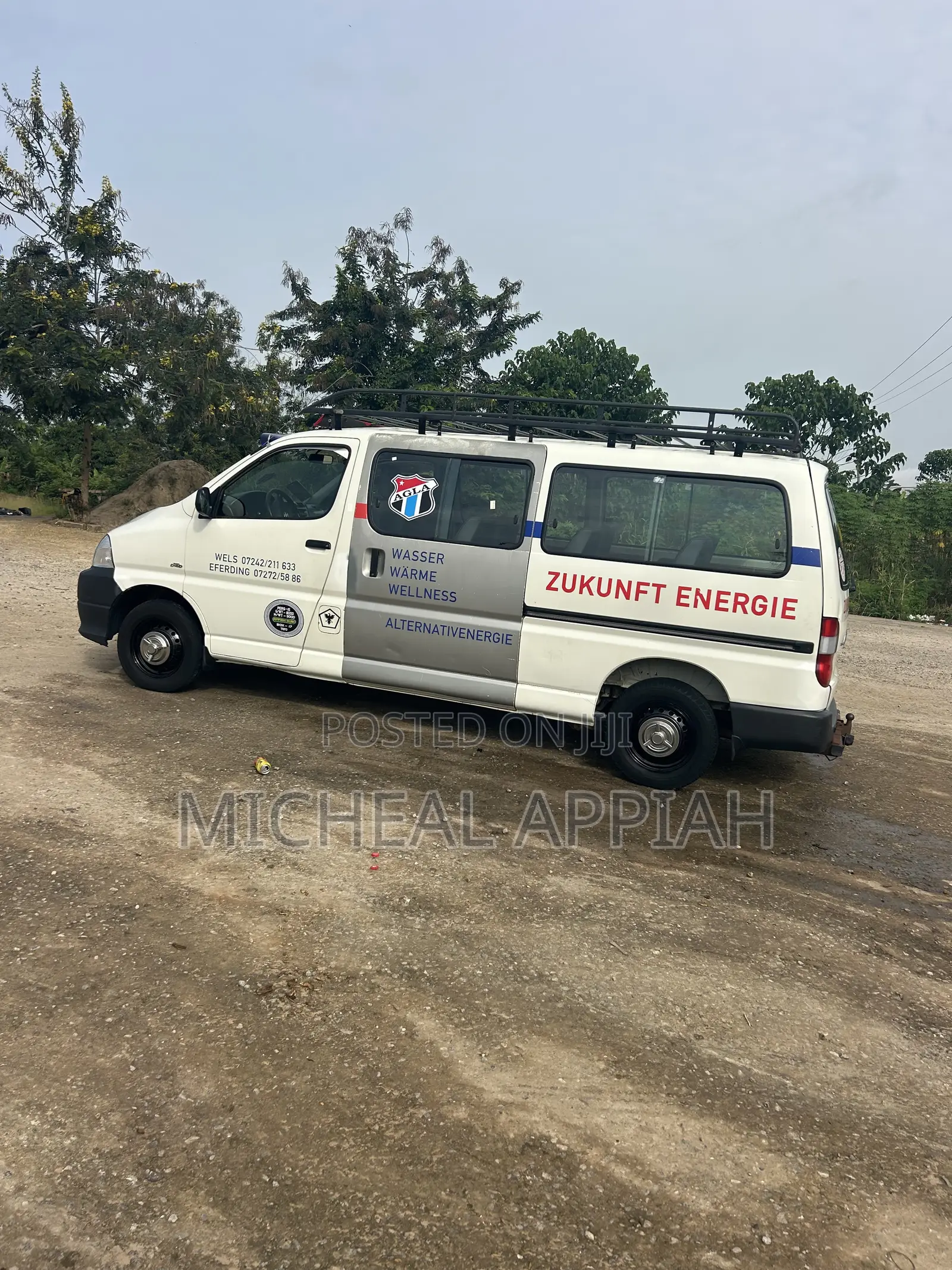 Toyota HiAce 2010 White