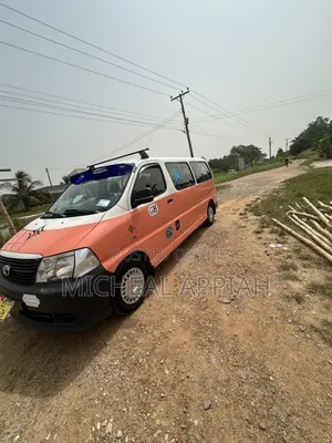 Toyota HiAce 2008 White