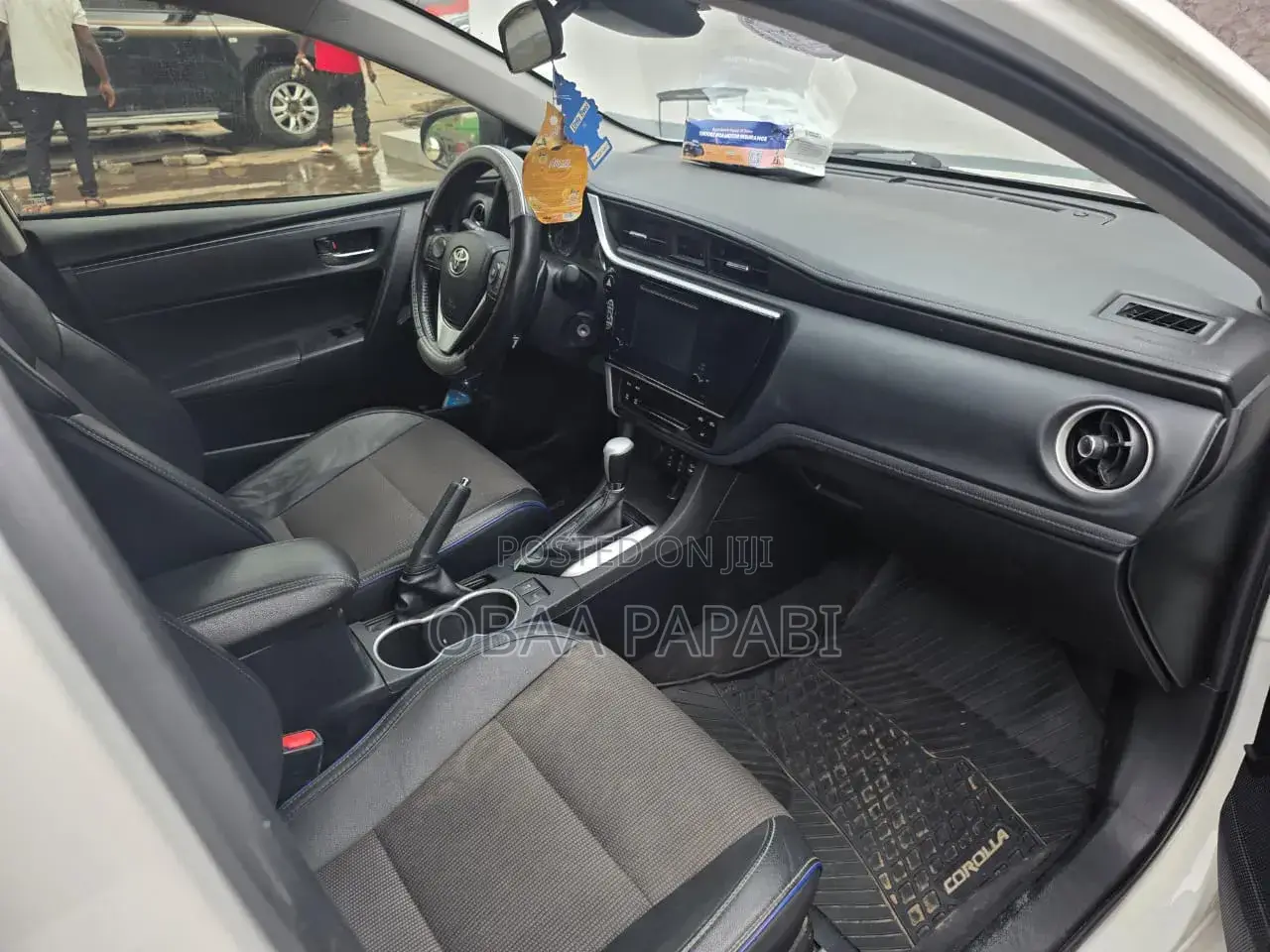 Toyota Corolla 2019 White