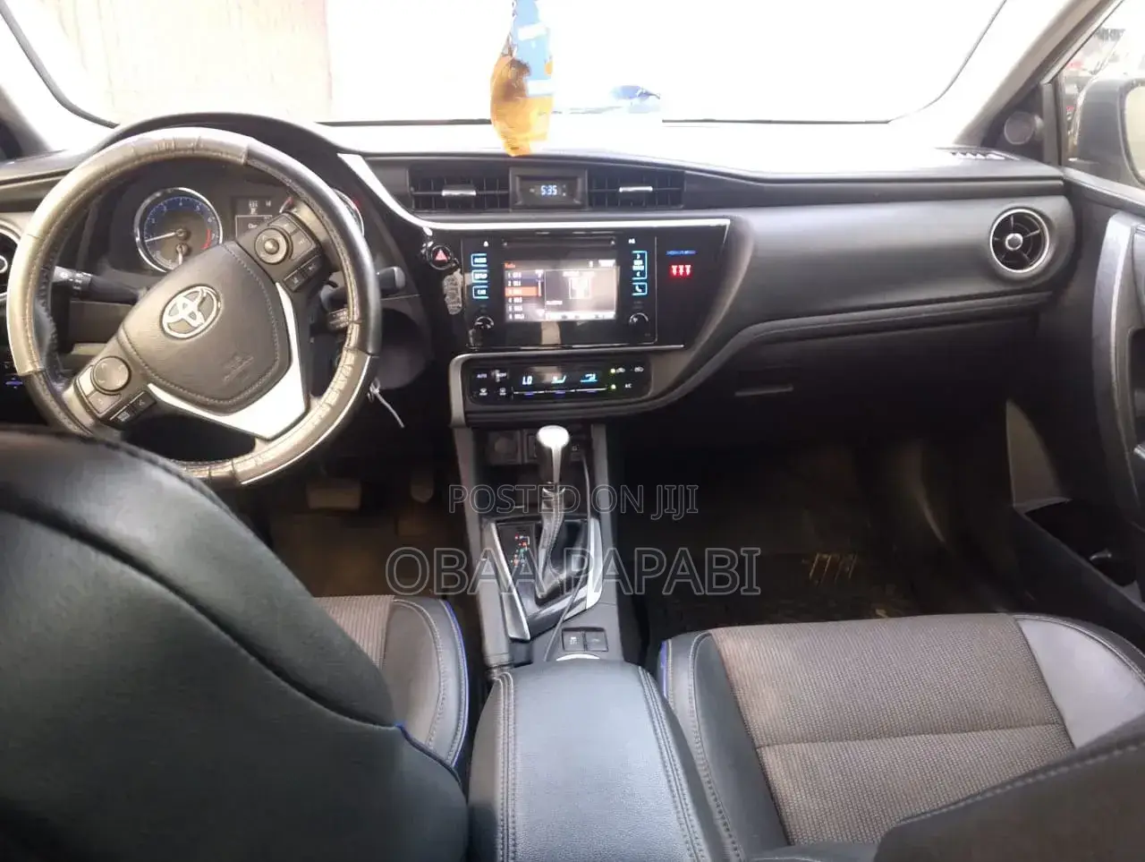 Toyota Corolla 2019 White
