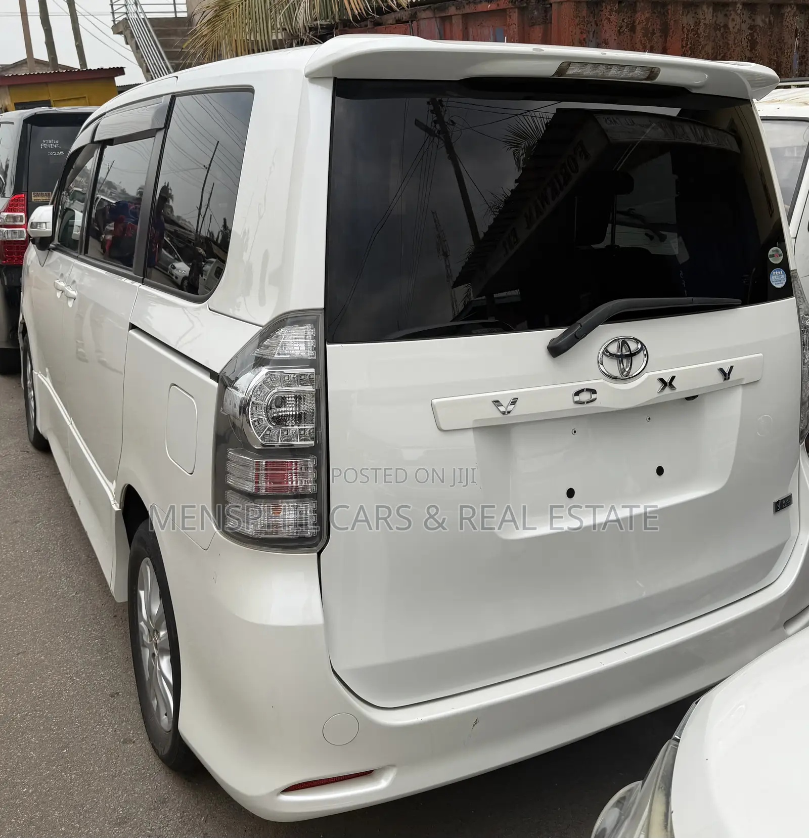 Toyota Voxy 2011 White