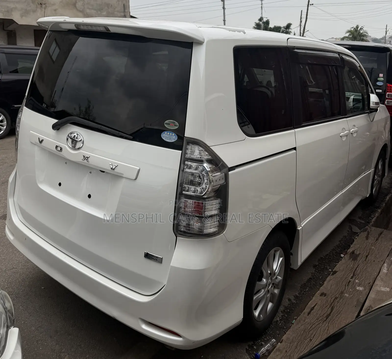 Toyota Voxy 2011 White