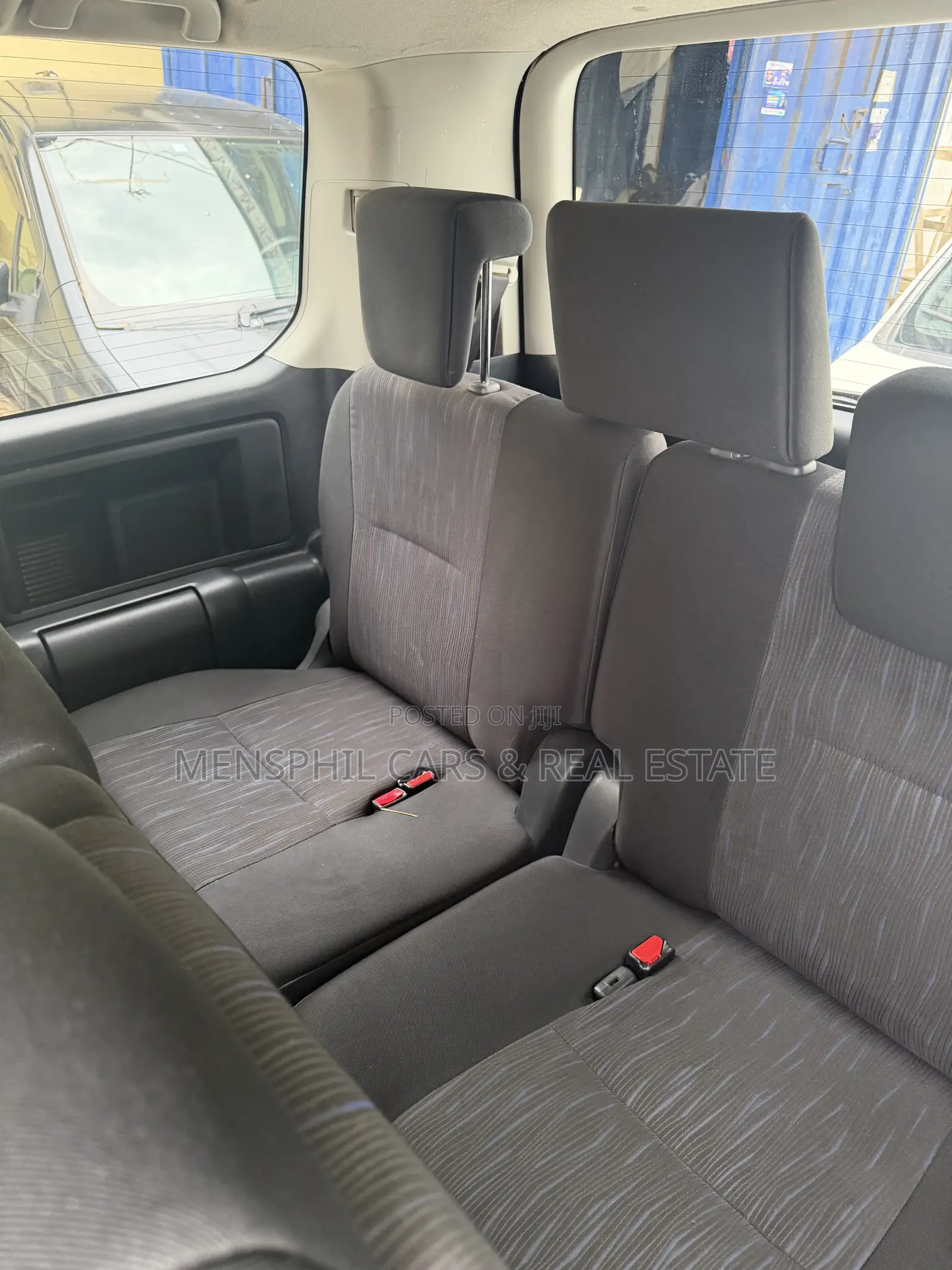 Toyota Voxy 2011 White