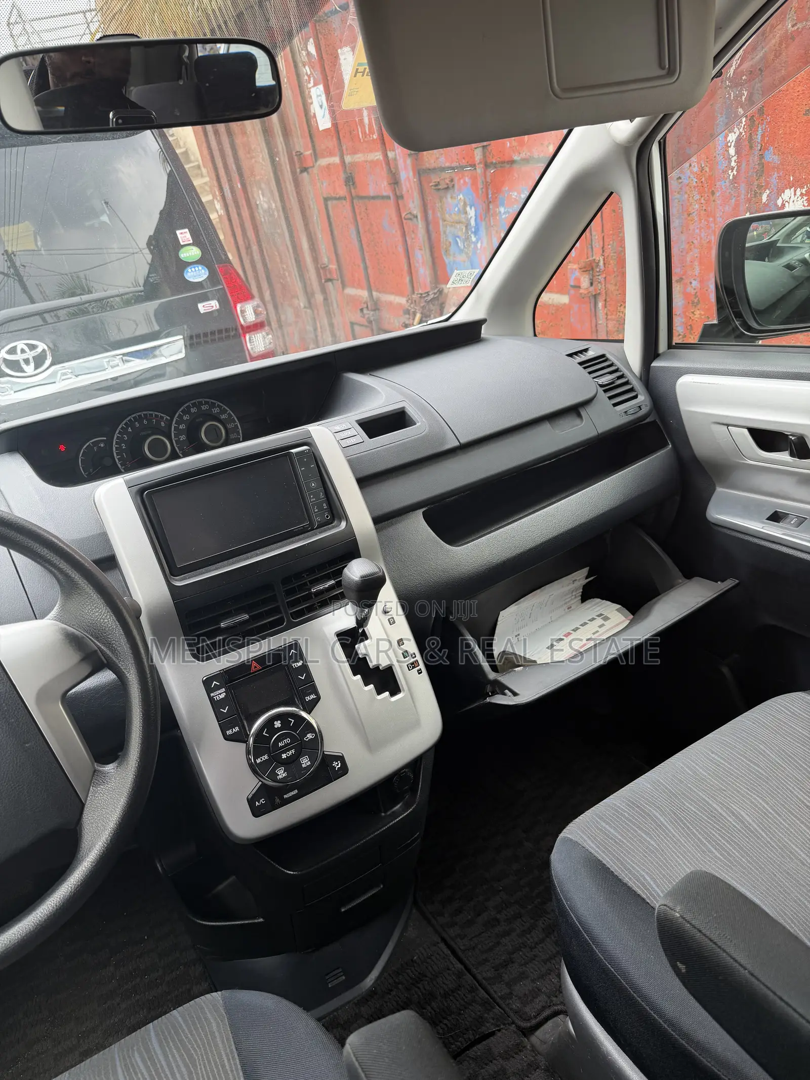 Toyota Voxy 2011 White