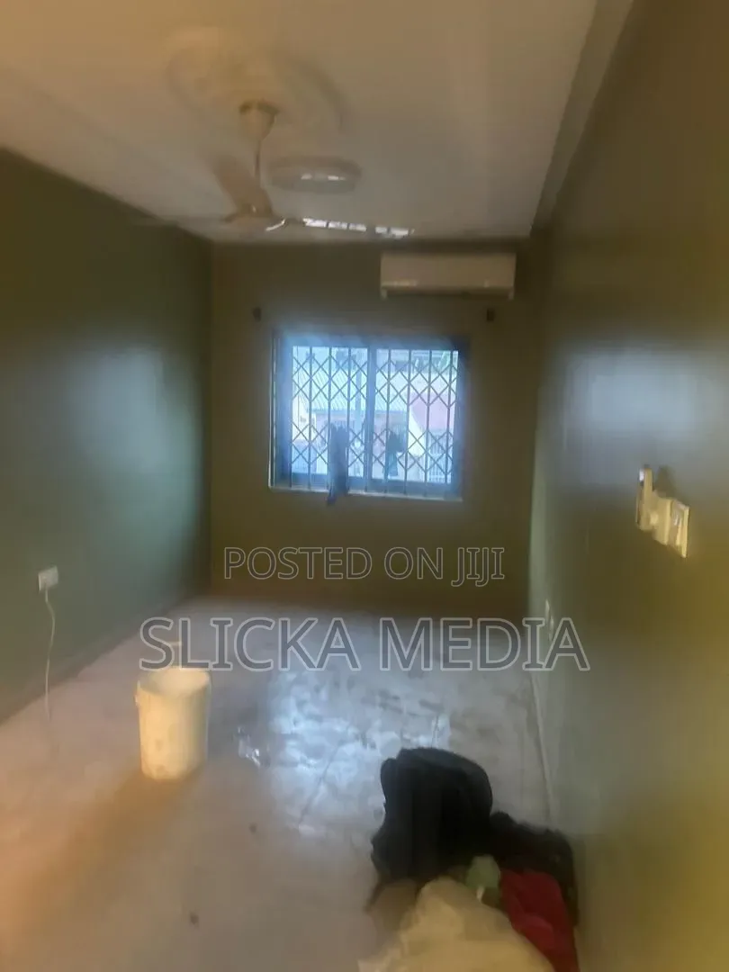 7bdrm Apartment in Slicka Media, Pokuase for sale