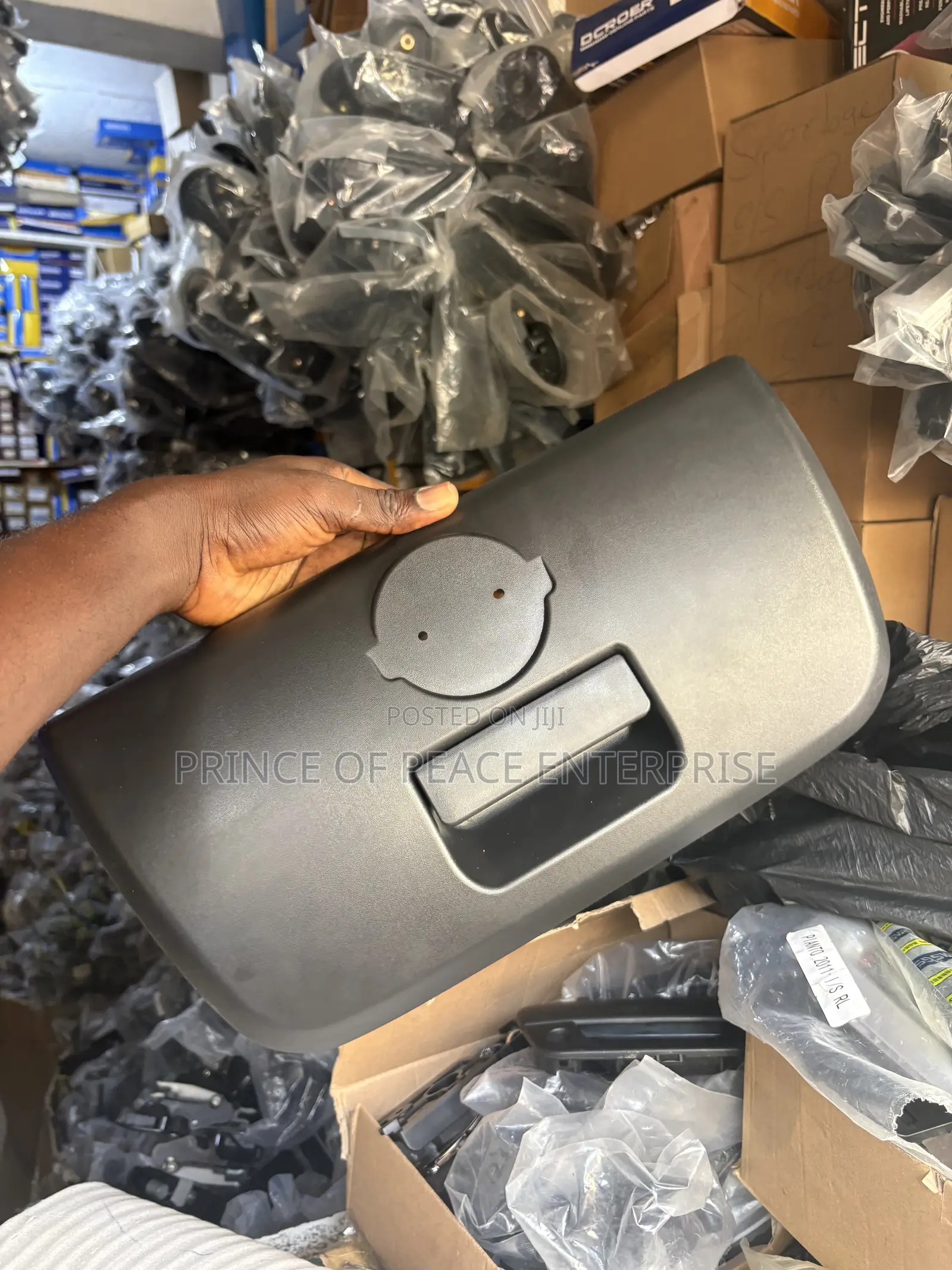 Nissan Hard Body Bucket Handle