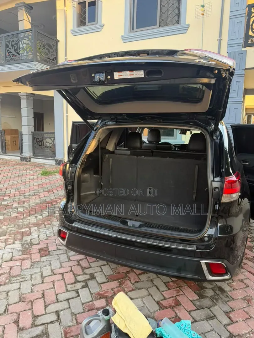 Toyota Highlander XLE 2019 Black