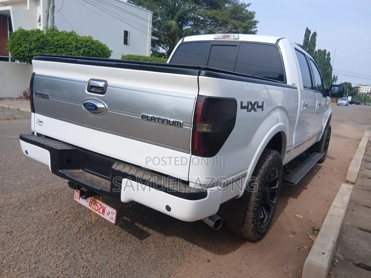 Ford F-150 Platinum 4dr SuperCrew 4WD 5.5 ft. SB (5.0L 8cyl 6A) 2014
