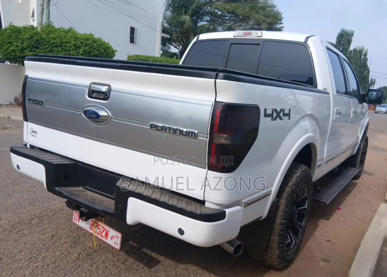 Ford F-150 Platinum 4dr SuperCrew 4WD 5.5 ft. SB (5.0L 8cyl 6A) 2014