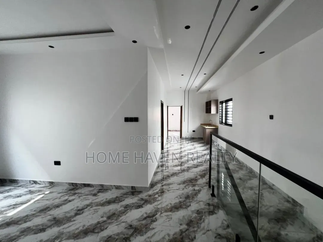 4bdrm House in Lakeside Estate for sale